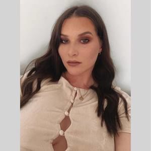 Meet your Posher, Felicity